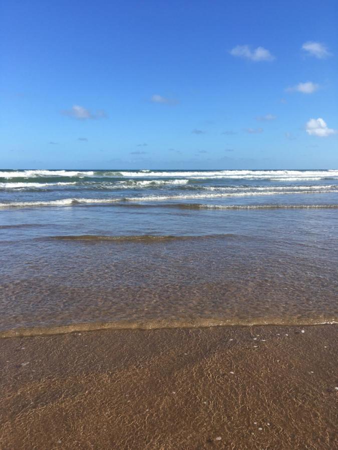 Chale Em Frente A Praia Salvador Eksteriør billede